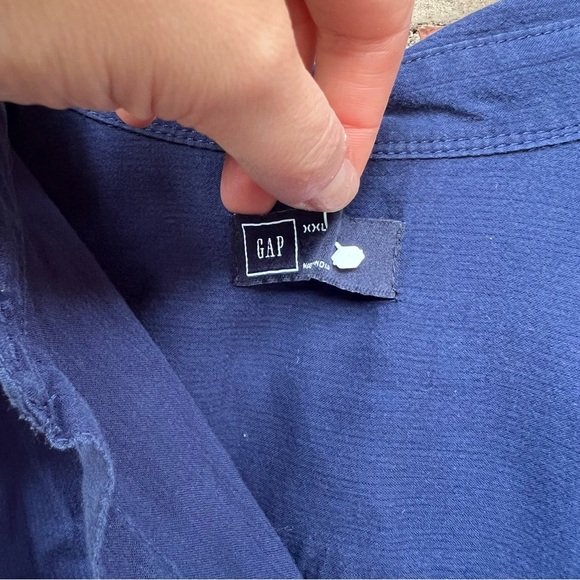 GAP Navy Blue Button Down Collared Dress Shirt Top - Picture 3 of 3